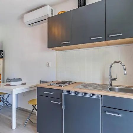 1 Bedroom In Apartmán Banjole
